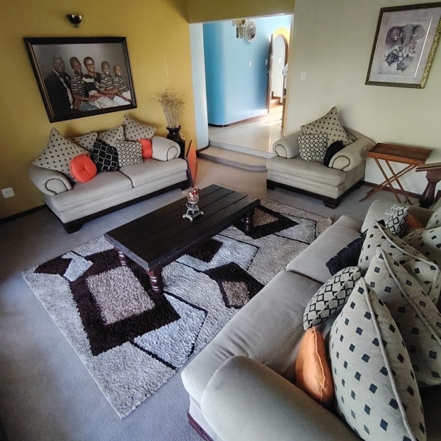 6 Bedroom Property for Sale in Baysville Eastern Cape